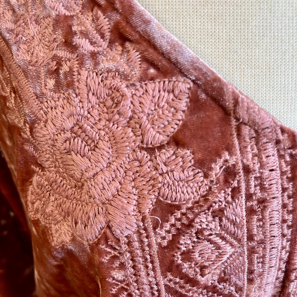 Andree By Unit Pink Velour Embroidered Tunic 3/4 Sleeve Size 1X - Picture 3 of 7